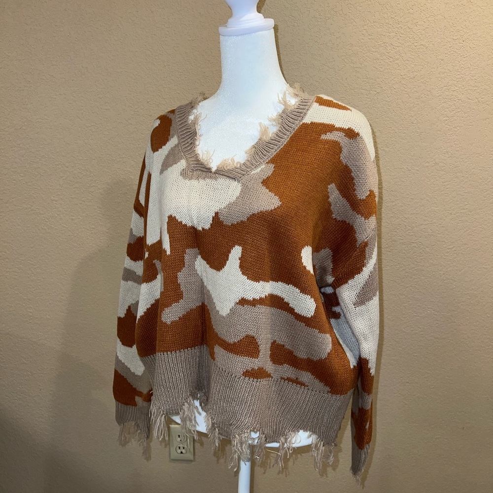 Women’s Size Small Camouflage Cropped, Fringed Sweater